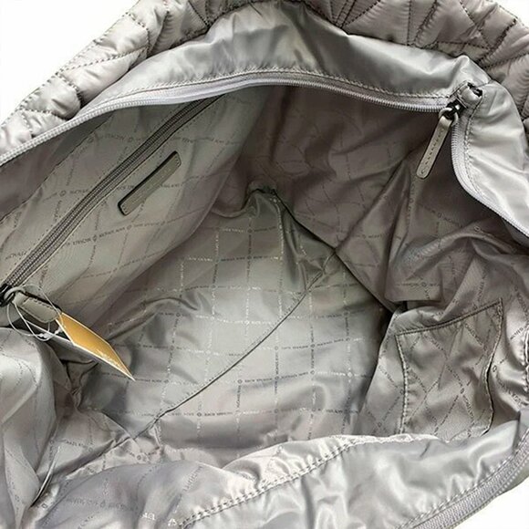 S Michael Kors Winnie Quilted Nylon Pearl Grey Large Tote 35T1TW4T3C NWT $398 - Picture 4 of 5